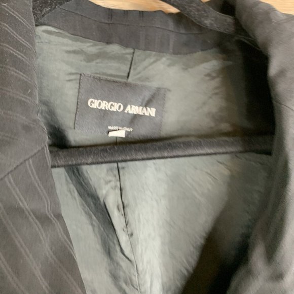 Giorgio Armani Borgo 21 Womans 40 Black Jacket pinstripes missing cuff buttons - Picture 5 of 12